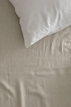 Aluslakana Candice pestyä pellavaa