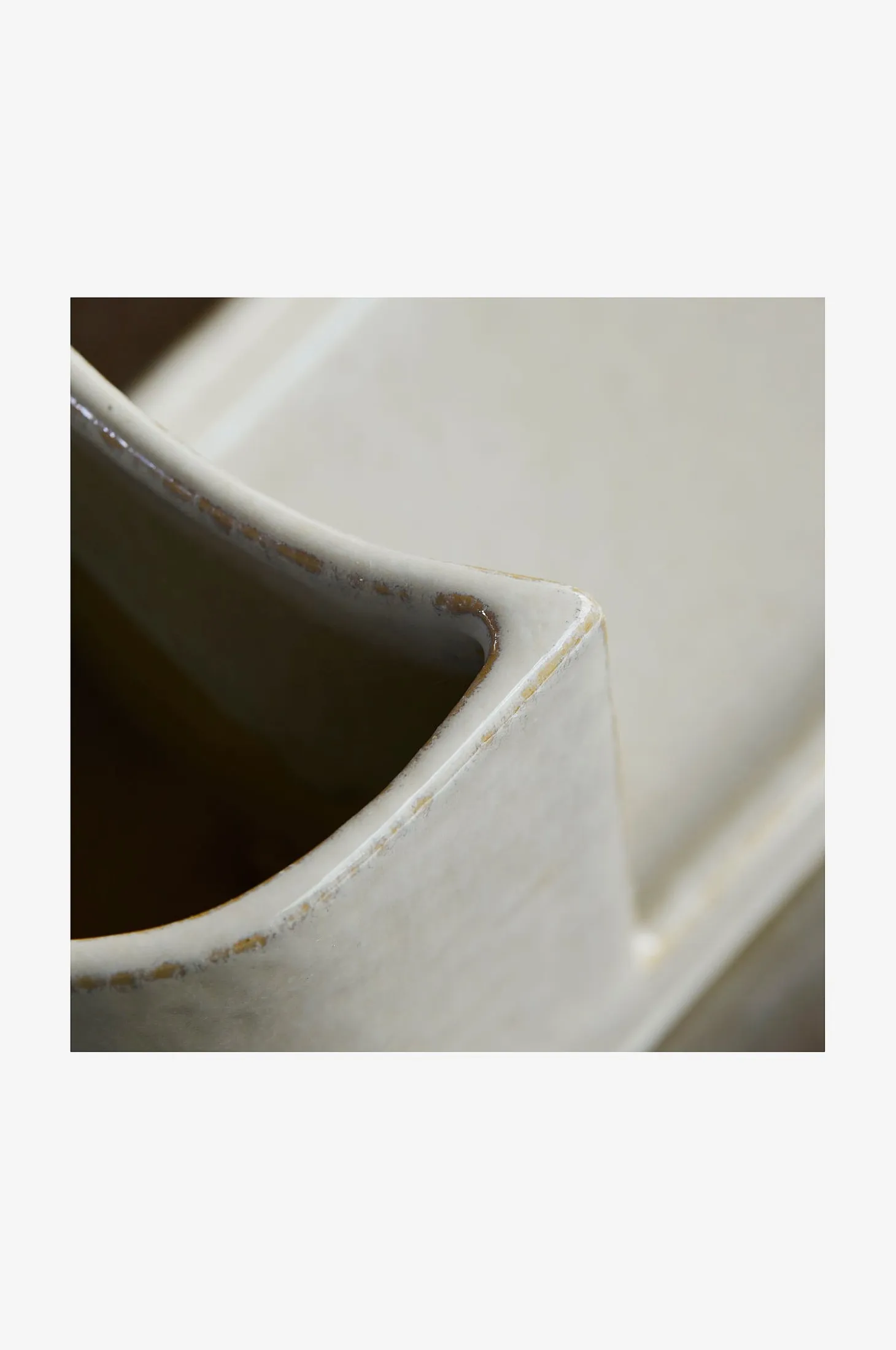 Brush And Soap Holder Datura Shellish Grey