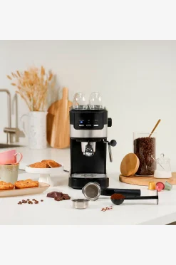 Espressokone Cm-2278 maidonvaahdottimella