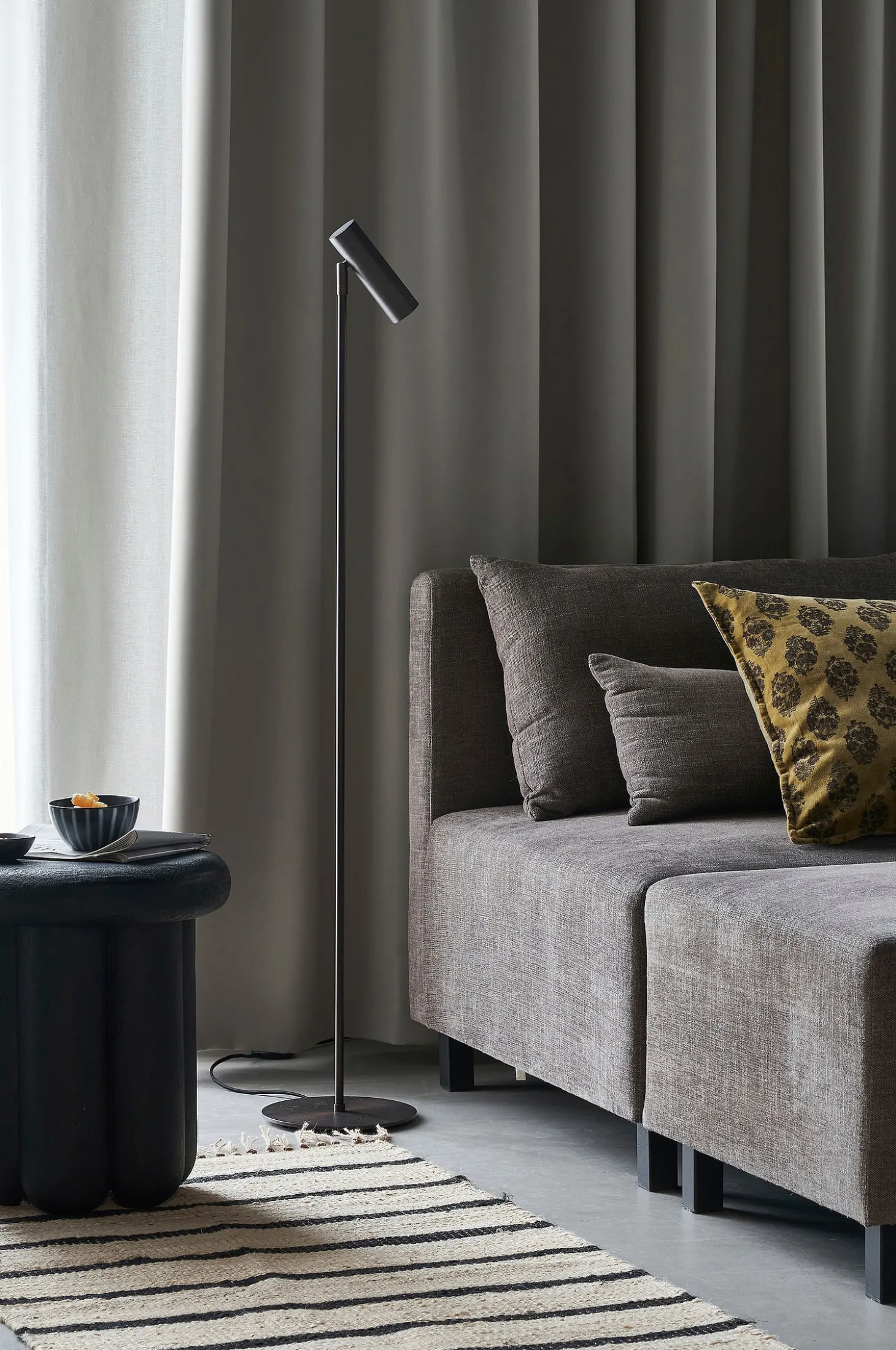 Golvlampa, HDNorm, Svart antik