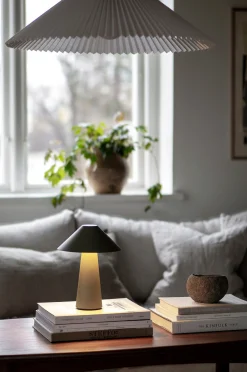Kannettava pöytävalaisin Cannes IP44