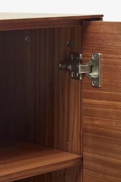 Korkea sivupöytä Vedrana