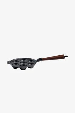 Munkkipannu, jossa puukahva, halkaisija 22 cm