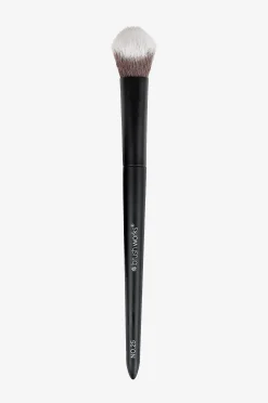 No. 25 Brightening Concealer Brush