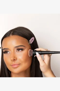 No. 11 Flat Top Contour Brush