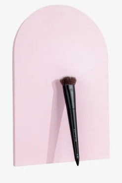 No. 11 Flat Top Contour Brush
