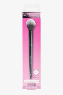 No. 13 Highlight Brush