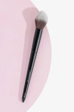 No. 13 Highlight Brush