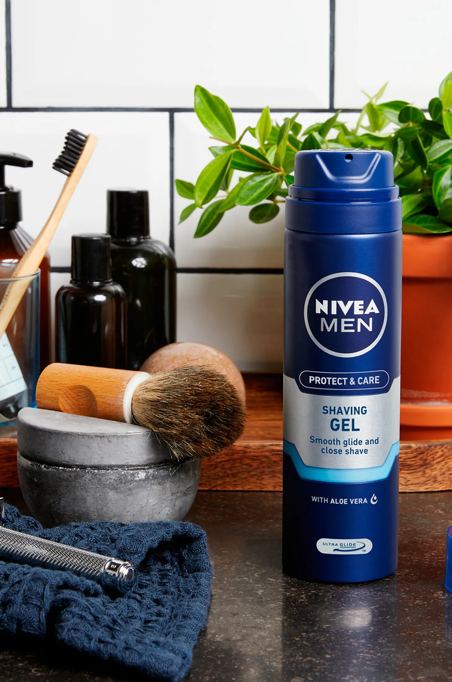 Parranajogeeli MEN Protect & Care Shaving Gel 200 ml