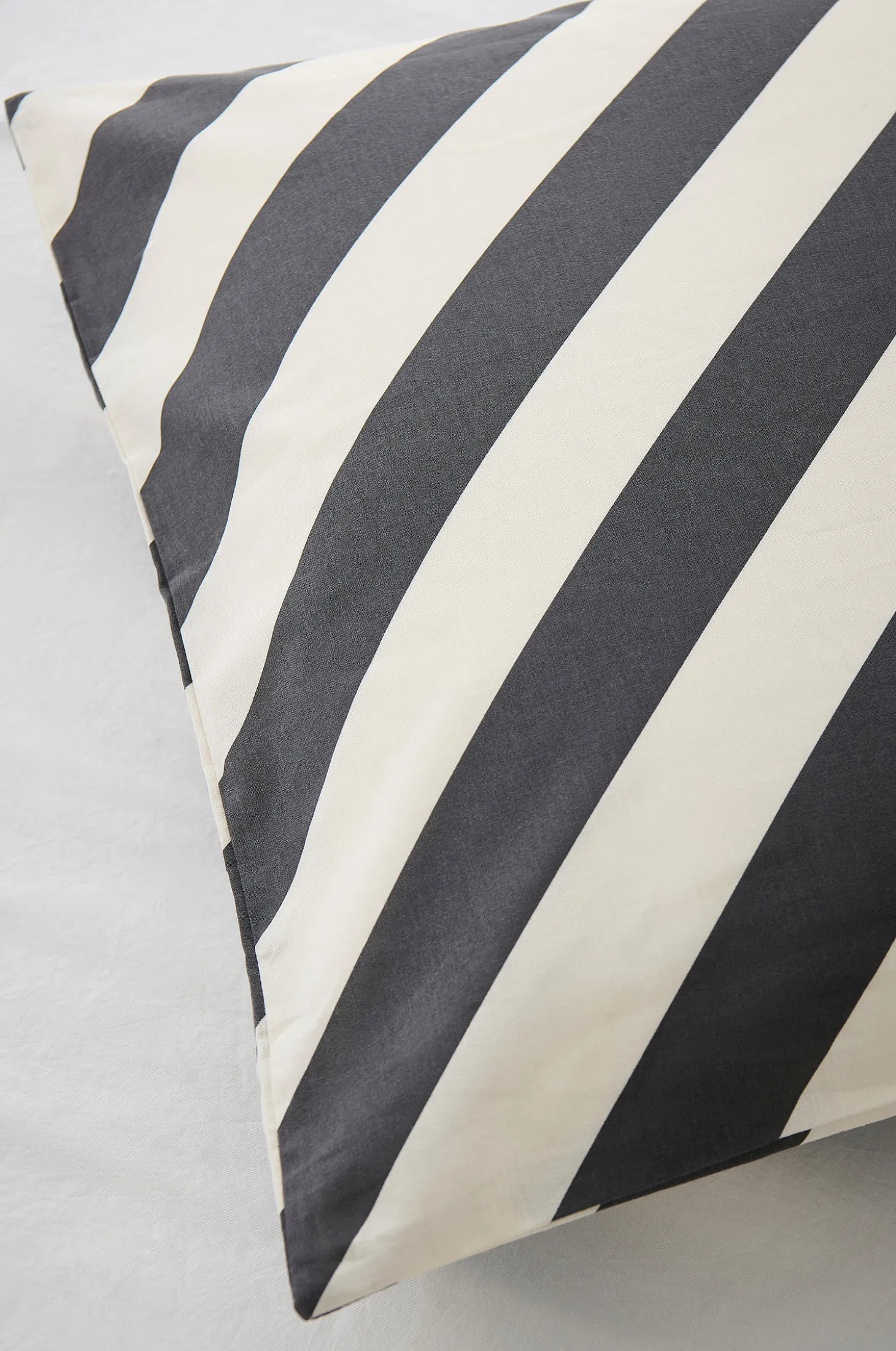 Pussilakanasetti Diagonal Stripe puuvilla 2 osaa