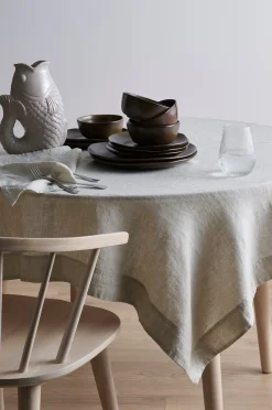 Pöytäliina Malva 100% pellavaa, 140x140 cm