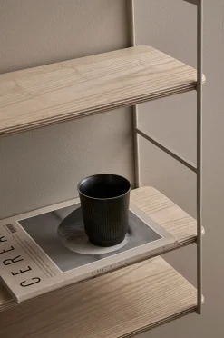 Seinähyllykkö Penny, korkea