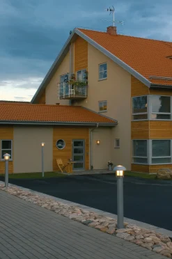 Seinävalaisin Heimdal, korkeus 27 cm