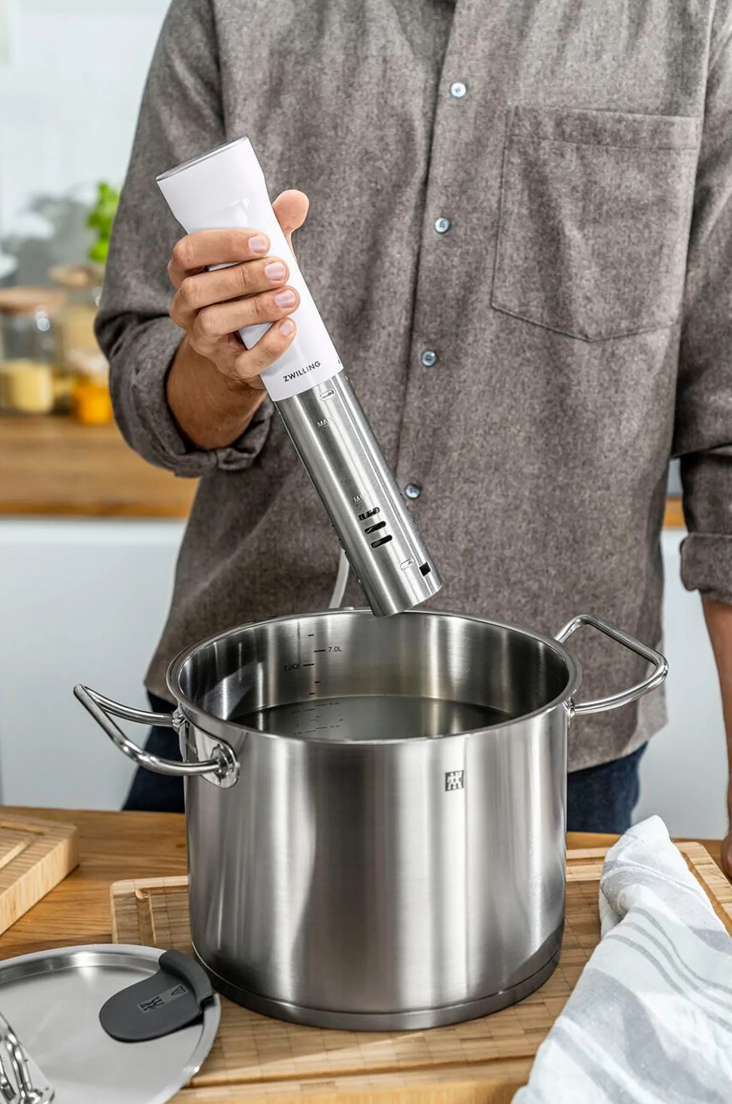 Sous vide -kypsennin Enfinigy 1 200 wattia