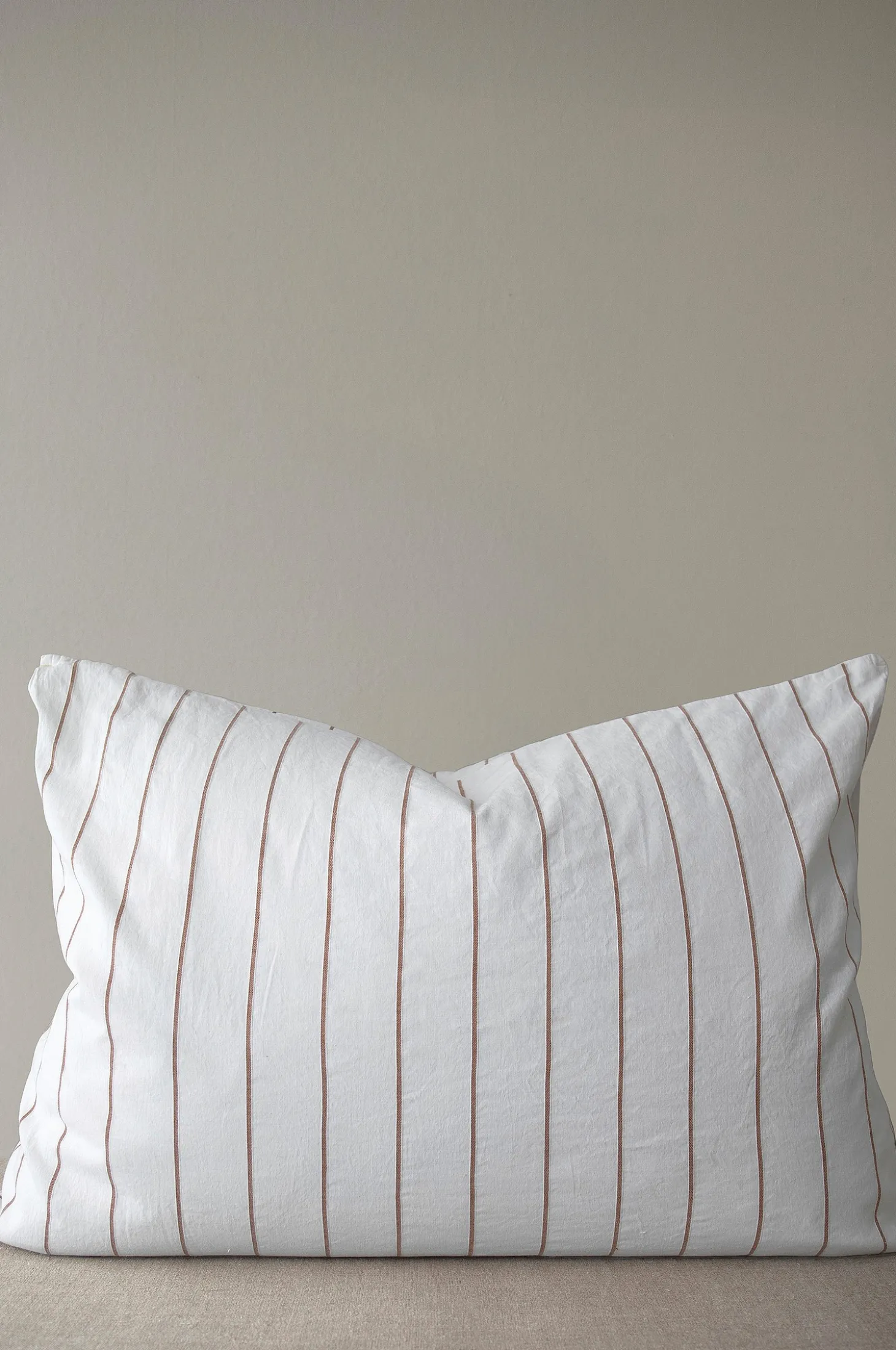 Tyynynpäällinen Stripe No.3 70x90 cm hamppua/puuvillaa