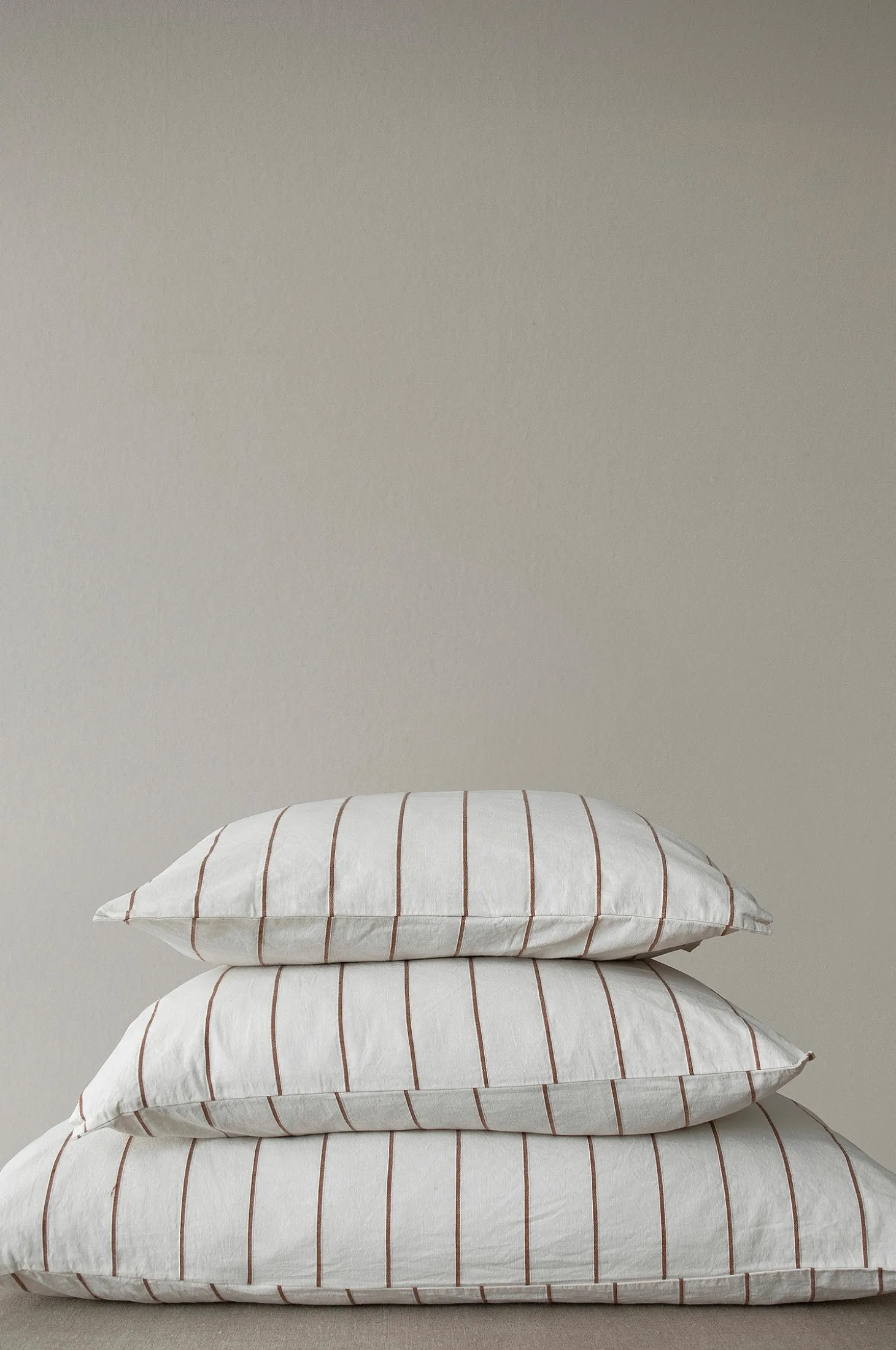 Tyynynpäällinen Stripe No.3 70x90 cm hamppua/puuvillaa